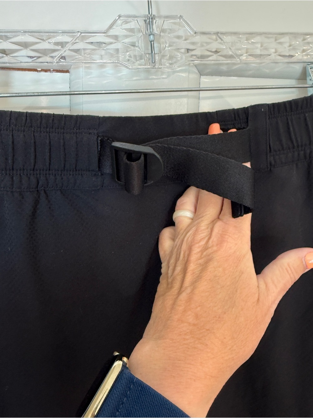 Athleta Quest Jogger Black Size 6 Lightweight Travel Hiking Pants 25410 - Picture 7 of 16
